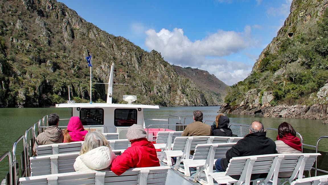 Catamarán Viajes Hemisferios